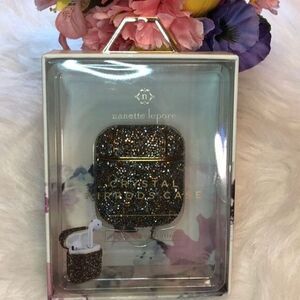 AirPods 1ST or 2ND generation case.
Brand New